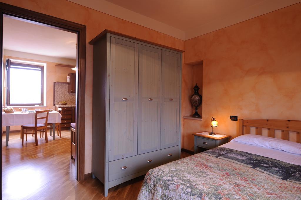 Agriturismo Gian Galeazzo Visconti Guest House Valeggio sul Mincio Room photo