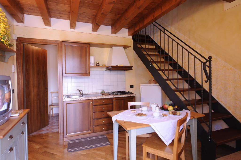 Agriturismo Gian Galeazzo Visconti Guest House Valeggio sul Mincio Room photo